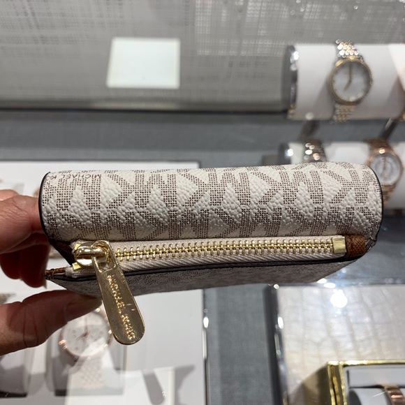 Michael Kors Bags Michael Kors Carryall Card Case Wallet Poshmark